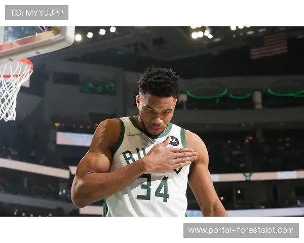 雄鹿双核驱动挡拆体系创赛季三分纪录，战术革新止颓势